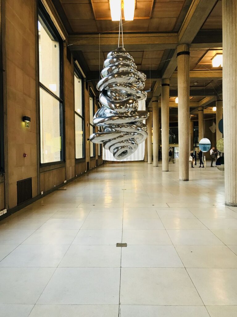 Suspension. Exhibition view at Palais d'Iéna, Parigi 2018