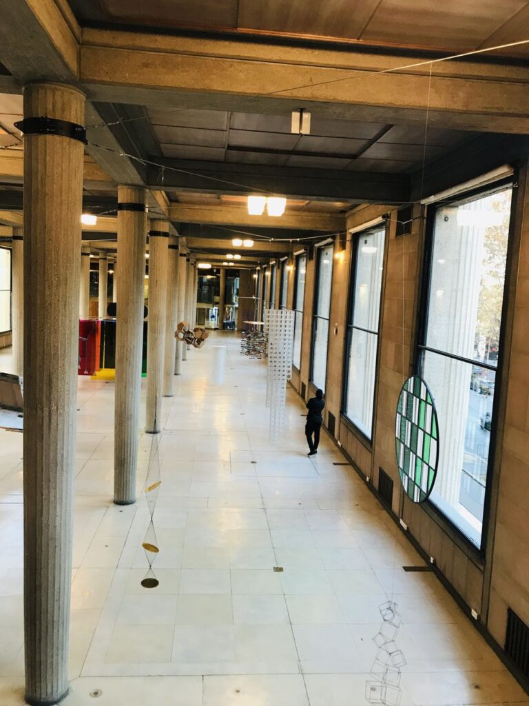 Suspension. Exhibition view at Palais d'Iéna, Parigi 2018