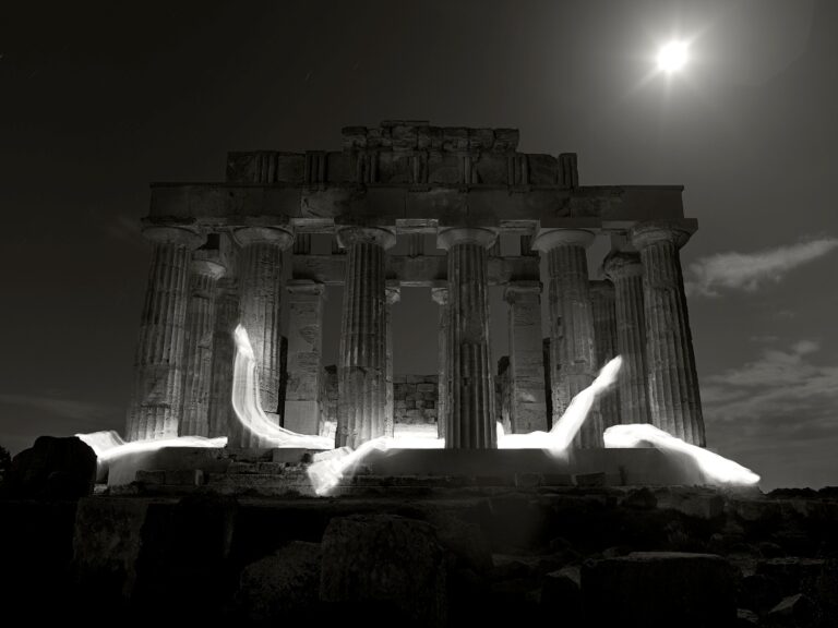 Ugo Ricciardi, Temple of Segesta#5, Sicilia, 2017. Courtesy Burning Giraffe Art Gallery, Torino