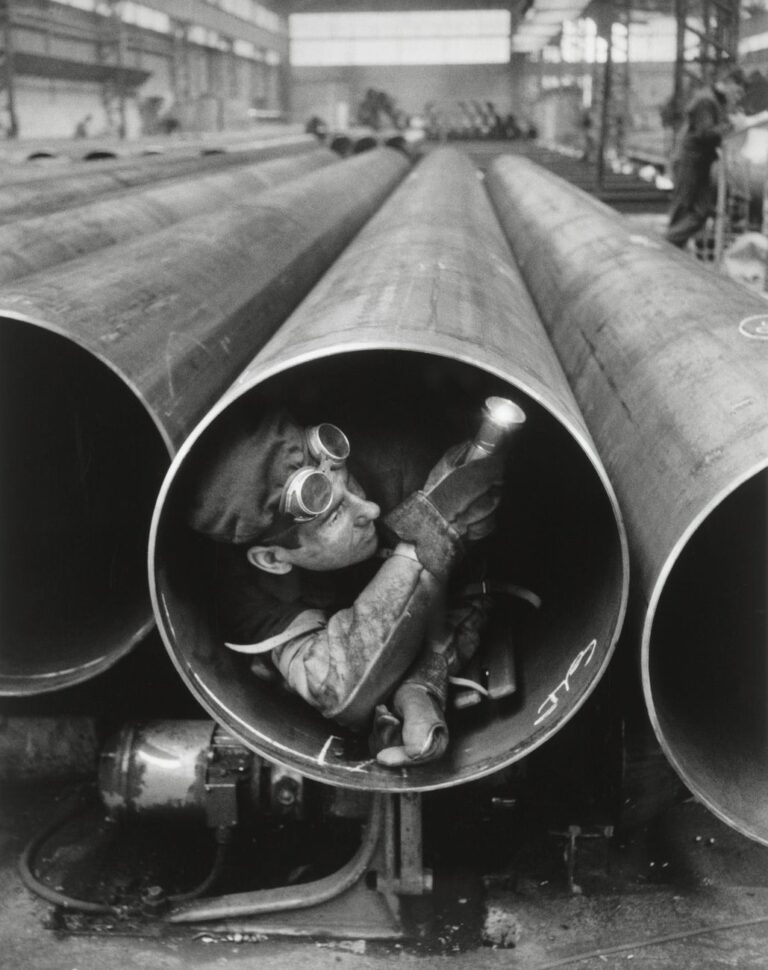 Willy Ronis, Usine Lorraine-Escaut, Sedan, 1959. Ministère de la Culture - Médiathèque de l’architecture et du patrimoine - Dist RMN-GP © Donation Willy Ronis