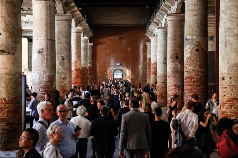 Pubblico Arsenale - Photo by Jacopo Salvi - Courtesy of La Biennale di Venezia