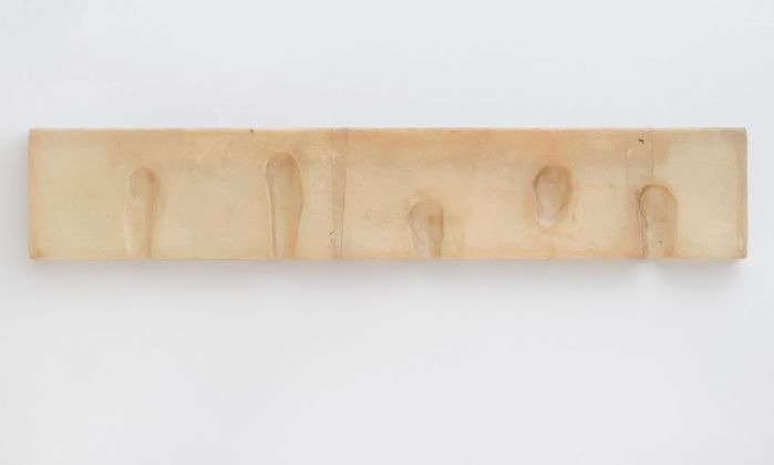 Bruce Nauman, Wax Impressions of the Knees of Five Famous Artists, 1966. Collection SFMOMA © 2018 Bruce Nauman_Artists Rights Society (ARS), New York. Photo Ben Blackwell