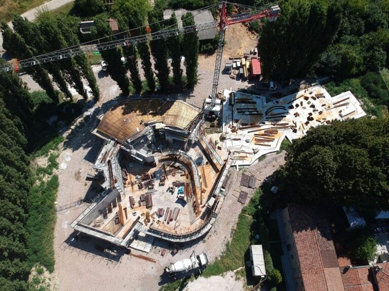 Chiesa di San Giacomo, Ferrara, Italia. In costruzione. Photo Mattia Pedrazzi. Courtesy studio EMBT