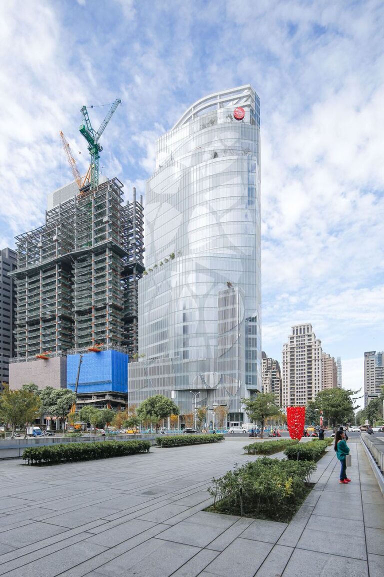 Chinatrust Tower, Taighung, Taiwan. In costruzione. Photo Yu Chen Tsao. Courtesy studio EMBT