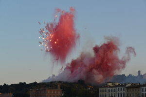 Le immagini e il video dei fuochi di artificio realizzati da Cai Guo-Qiang a Firenze