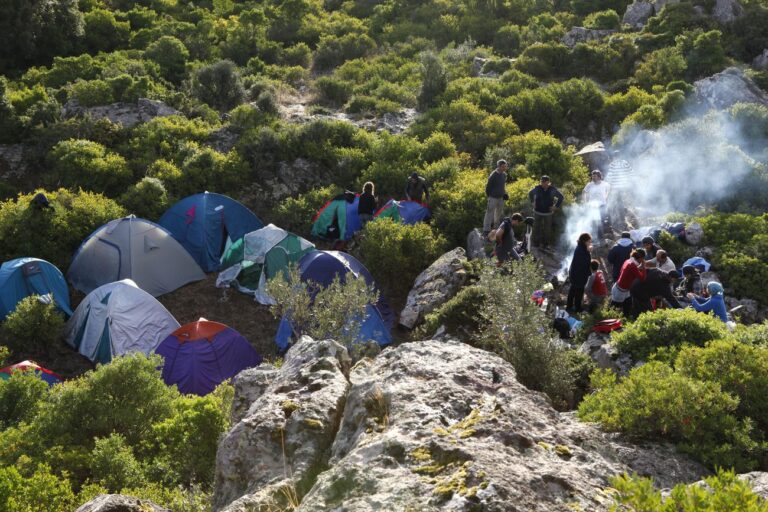 I nomi degli alberi, accampamento, Monte Narcao 2009. Photo Bertrand Huet. Courtesy Cherimus