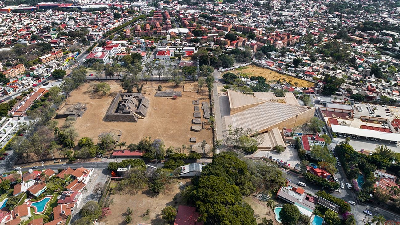 Isaac Broid and Productora, Centro cultural Teopanzolco, Cuernavaca, Mexico. Photo Onnis Luque