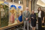 Miguel Falomir, direttore del Prado, Simonetta Brandolini, presidente degli Amici di Firenze, e Christina Simmons, direttrice esecutiva di American Friends Prado Museum con l'Annuciazione di Fra Angelico. Photo © Museo Nacional del Prado