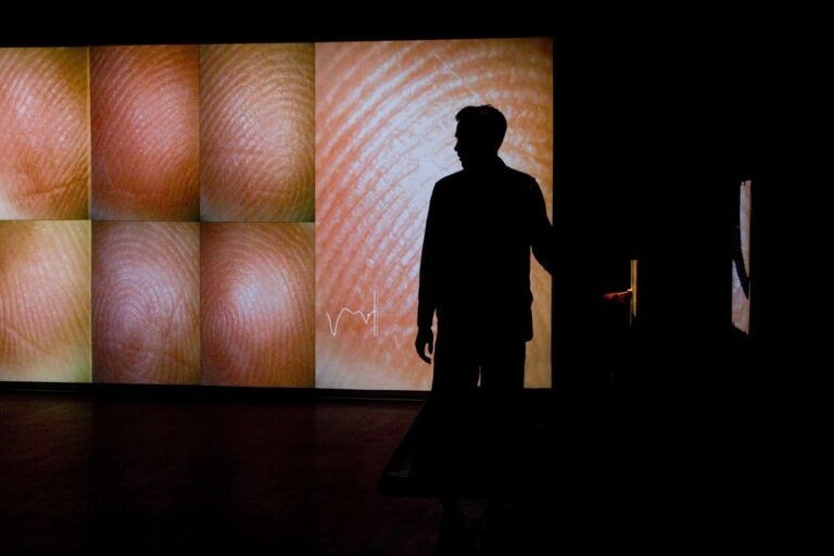 Rafael Lozano-Hemmer, Pulse Index, 2010. Installation view at Musem of Contempoary Art, Sidney 2011. Photo Antimodular Research. Courtesy Hirshhorn Museum, Washington DC