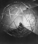 Richard Buckminster Fuller, Tensegrity Sphere, Expo 67, Montréal 1967 © The Estate of R. Buckminster Fuller. Courtesy Science Photo Library. Photo Hans Namuth
