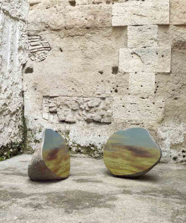 Sarah Sze, Split Stone (7:34), 2018, granite, stainless steel, resin, and pigments (granito, acciaio inossidabile, resina, e pigmenti) in 2 parts, 36 1/4 × 44 1/4 × 31 3/8 inches (92.1 × 112.4 × 79.7 cm) 37 3/4 × 49 1/4 × 27 3/8 inches (95.9 × 125.1 × 69.5 cm). Installed: Museo Nazionale Romano, Crypta Balbi, Rome / Installata presso Museo Nazionale Romano, Crypta Balbi, Roma. Courtesy the artist and Gagosian. Photo by Matteo D'Eletto M3 Studio