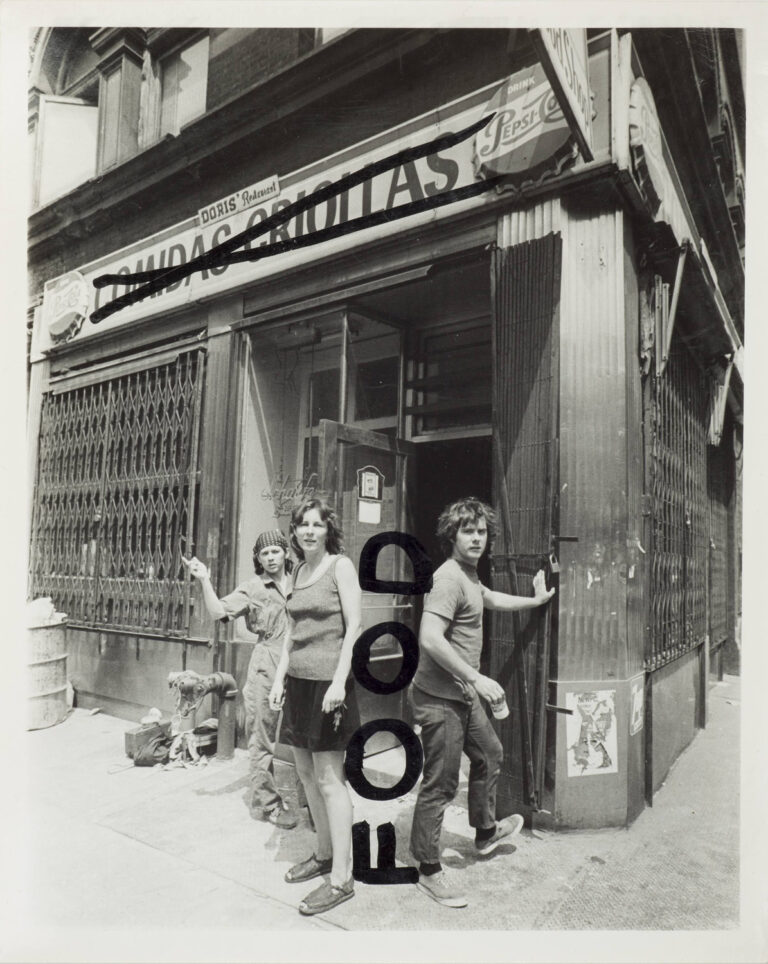 Richard Landry e Gordon Matta-Clark, FOOD, 1971, Fotografia vintage in bianco e nero scattata da Richard Landry, con interventi a pennarello di Gordon Matta-Clark. Courtesy Pedro Ruiz Cacho