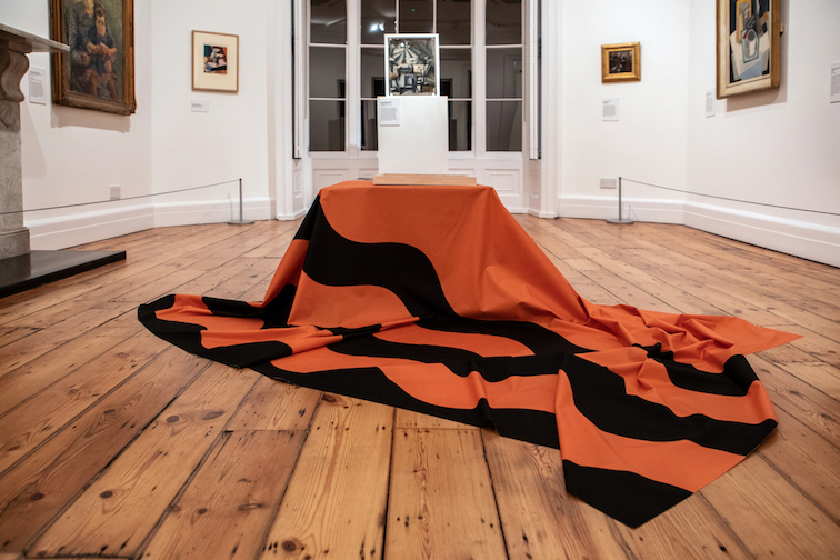 Alex Urso, Look how far I come. Veduta allestimento presso la Estorick Collection of Modern Italian Art, Londra 2018. Foto di Valentina Giora © ArtApartments