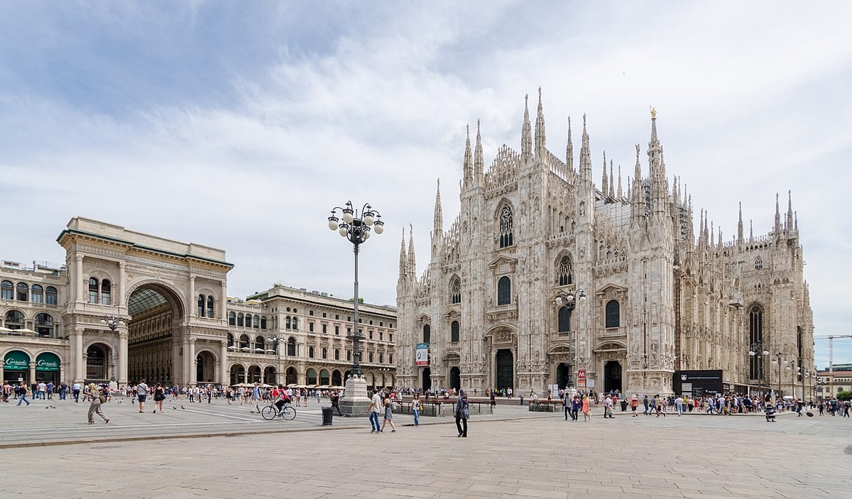 Milano, Duomo with Galleria Vittorio Emanuele II, 2016, ph. Steffen Schmitz, fonte wikimedia
