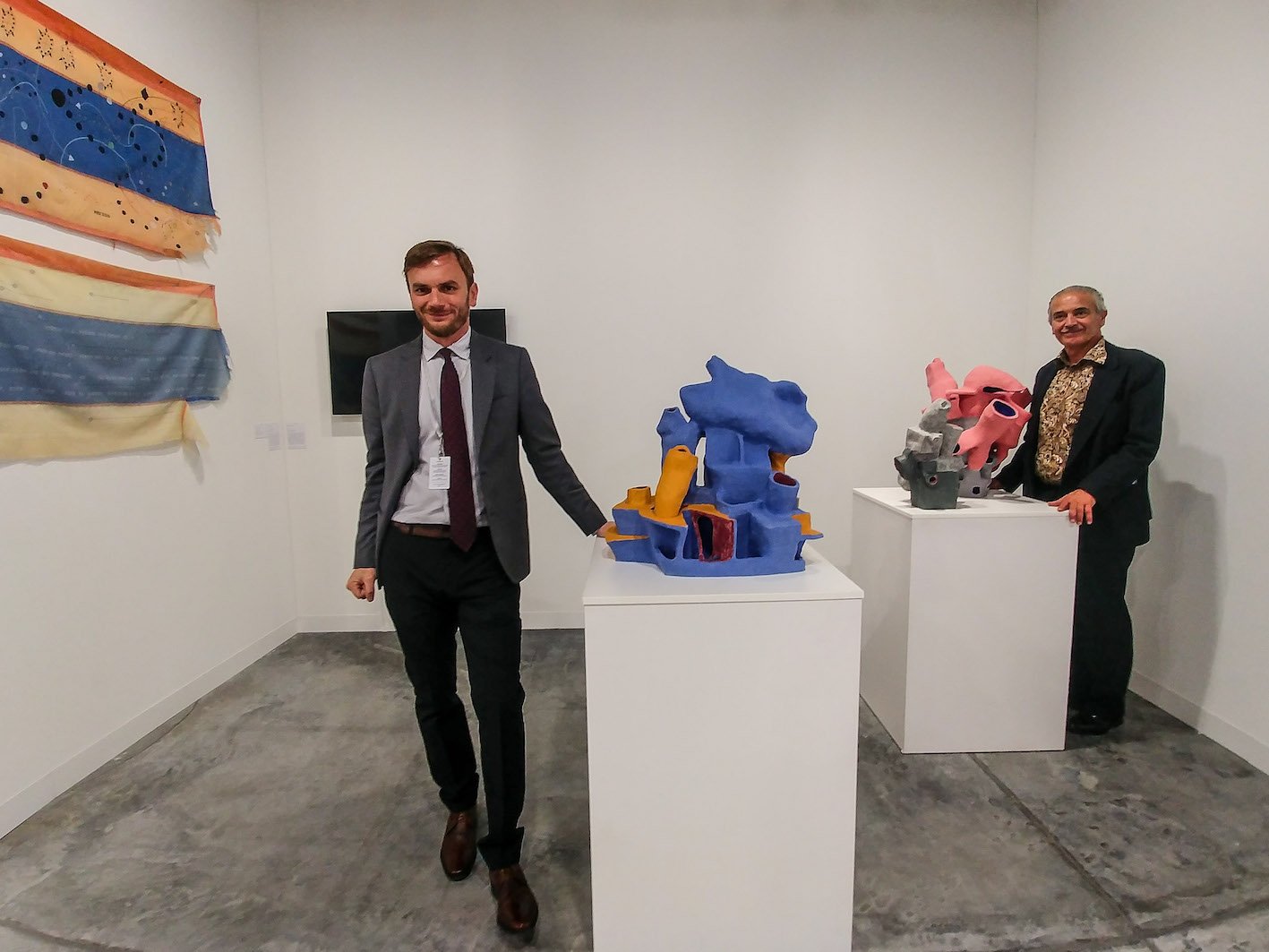 Gabriele Gaspari (sin) e Mauro Nicoletti (ds) con le opere “fischianti” di Domenico Mangano & Marieke van Rooy