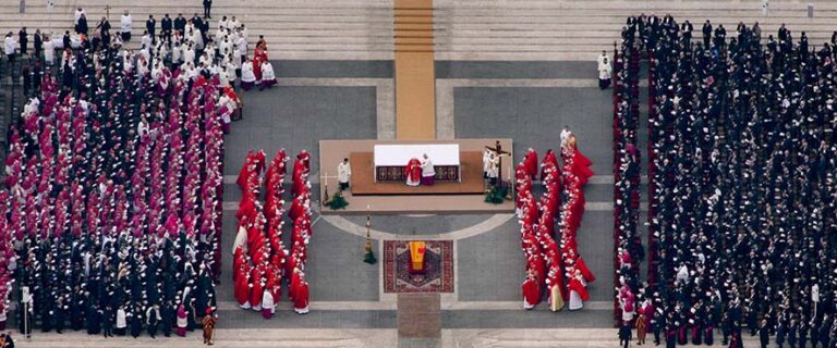 Roma, 2005. Funerali di Giovanni Paolo II; © Massimo Sestini