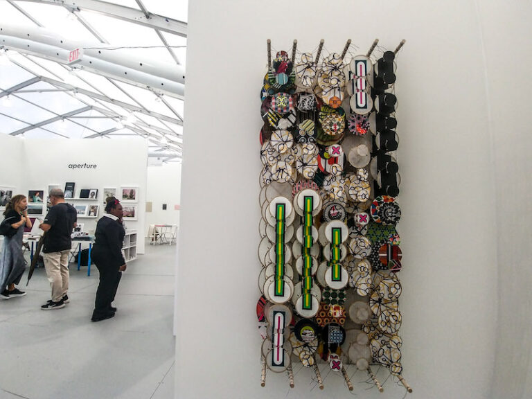 Galleria: Anglim Gilbert Gallery; Opera: The Future of All Possible Pasts, di Jacob Hashimoto.