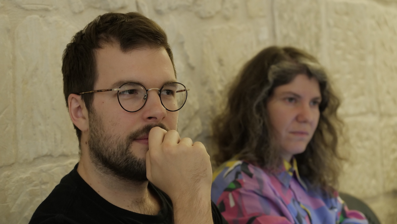 Robert Leckie e Rana Hamadeh durante il workshop “Ricerche sensibili” Q-Rated Lecce 2018. Foto Cliché, courtesy Fondazione La Quadriennale di Roma