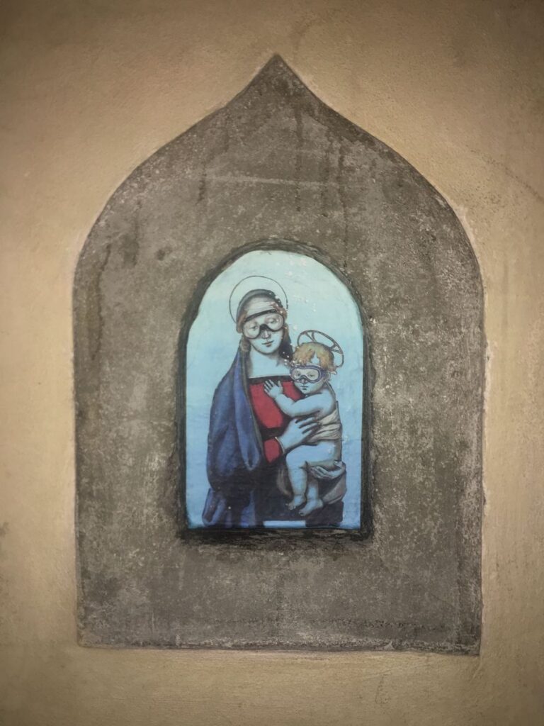 Blub, Madonna con bambino di Raffaello, Firenze, 2018