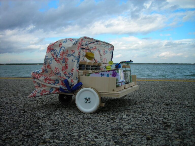 Eva Marisaldi, Porto fuori, 2007. Photo Enrico Serotti. Collezione privata