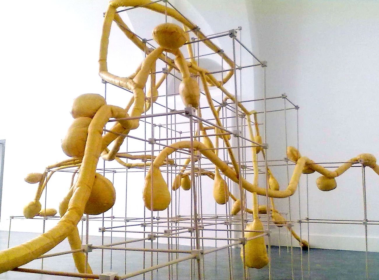 Eva Marisaldi, Post it, 2010. Courtesy Galleria De' Foscherari, Bologna