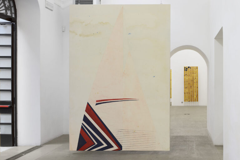 Fredrik Værslev. Tan Lines. Installation view at Fondazione Giuliani, Roma 2018. Courtesy l'artista & Andrew Kreps Gallery, New York & Gió Marconi, Milano & Standard, Oslo. Photo Roberto Apa