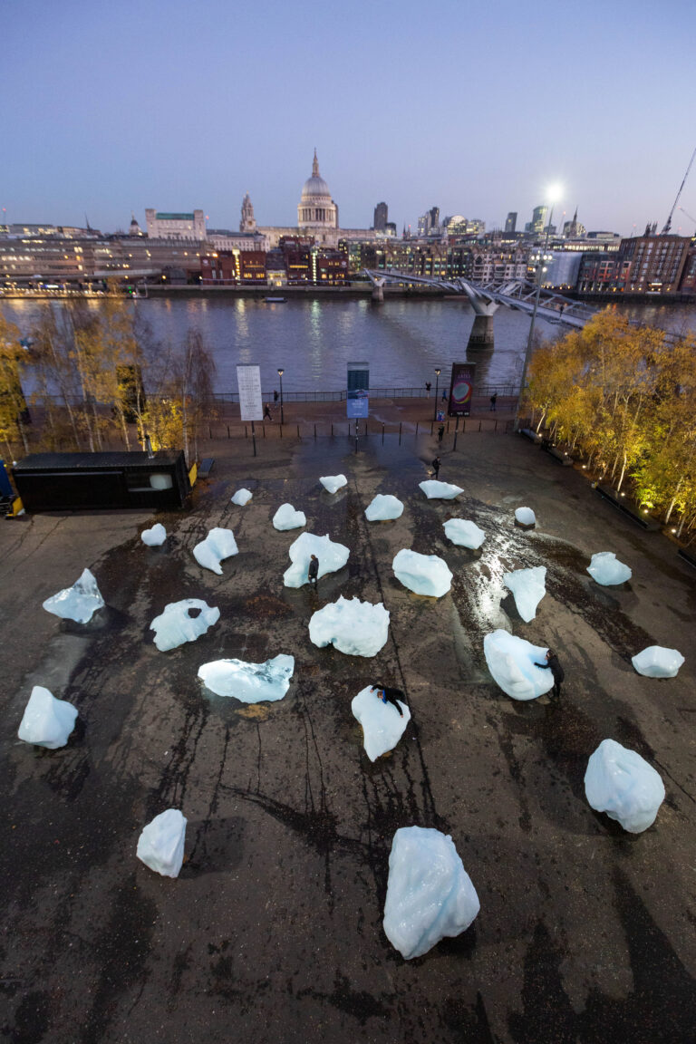 Ice Watch by Olafur Eliasson and Minik Rosing Supported by Bloomberg Installation: Bankside, outside Tate Modern, 2018 Photo: Justin Sutcliffe © 2018 Olafur Eliasson