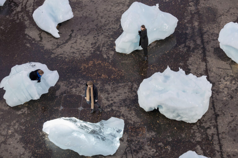 Ice Watch by Olafur Eliasson and Minik Rosing Supported by Bloomberg Installation: Bankside, outside Tate Modern, 2018 Photo: Justin Sutcliffe © 2018 Olafur Eliasson