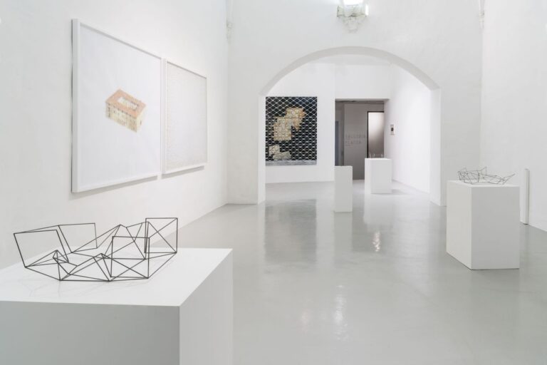 Jorge Macchi. Suspension Points. Exhibition view at Galleria Continua, San Gimignano 2018. Courtesy Galleria Continua. Photo Ela Bialkowska, OKNO Studio