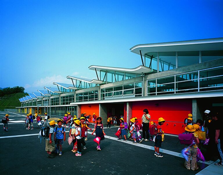 La Minami Yamashiro Primary School, completata nel 2003. Photo credito Katsuhisa Kida. Courtesy RSHP