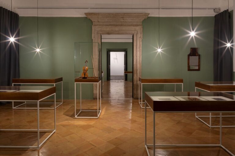 Le Violon d’Ingres. Installation view at Villa Medici, Roma 2018. Photo © Daniele Molajoli