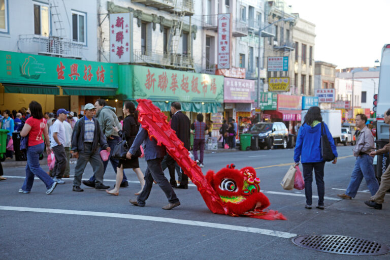 Lin Yilin, Golden Town, 2011, video, sound, 9 mins, 4 channels. Courtesy of the artist