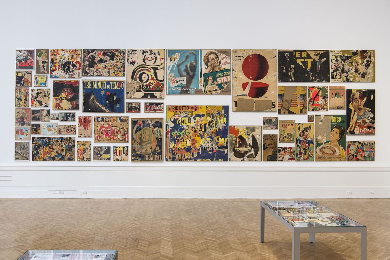 Mimmo Rotella Manifesto. Exhibition view at Galleria Nazionale d’arte Moderna e Contemporanea, Roma 2018. Photo Giorgio Benni. Insieme-manifesto degli Assemblages (1953) e dei Décollages (1954-63)