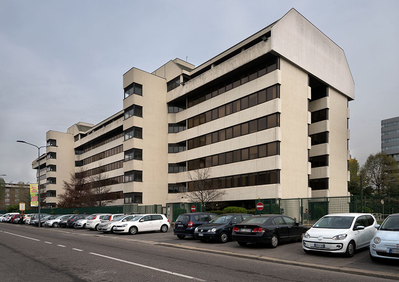 Park Associati, Engie Headquarters Stato di fatto vista sud est. Manufatto 1983 © Andrea Martiradonna