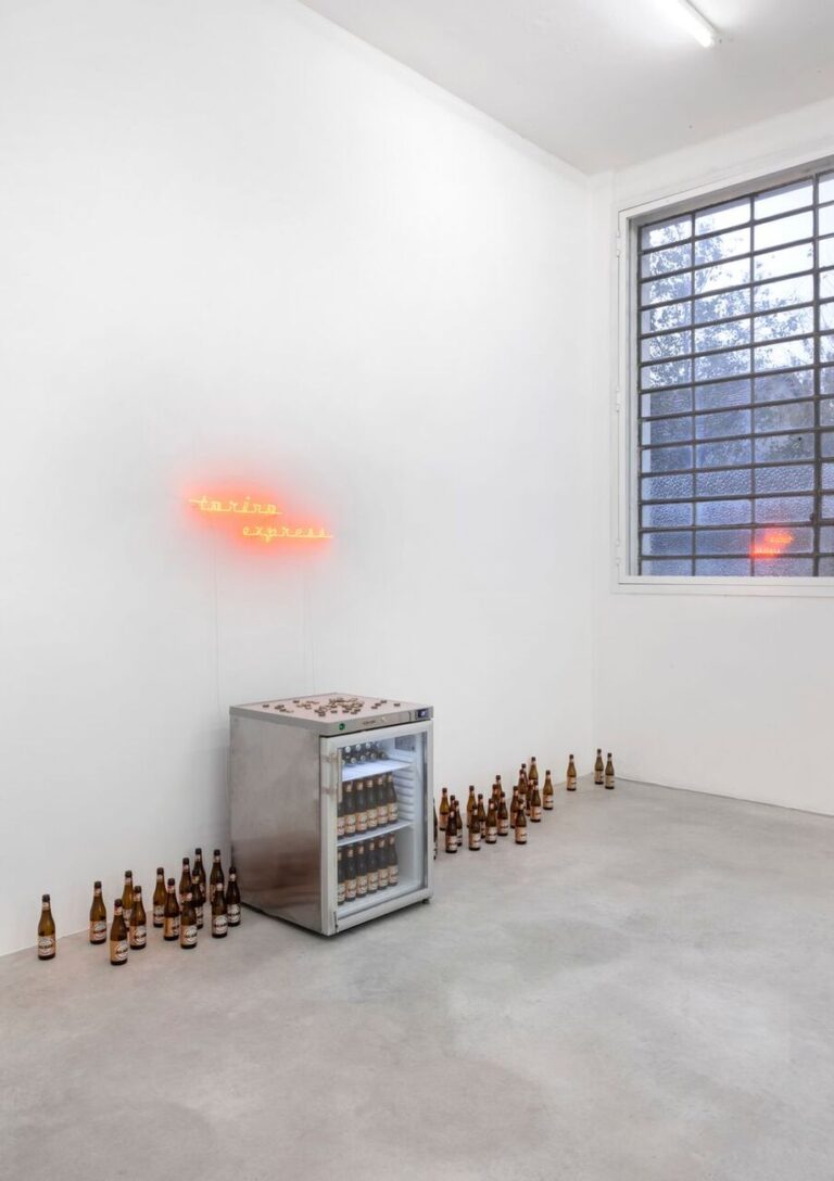 Rayyan Tabet, Still life with neon, fridge and beer. Installation view at Galleria Franco Noero, Torino 2018. Photo Sebastiano Pellion di Persano