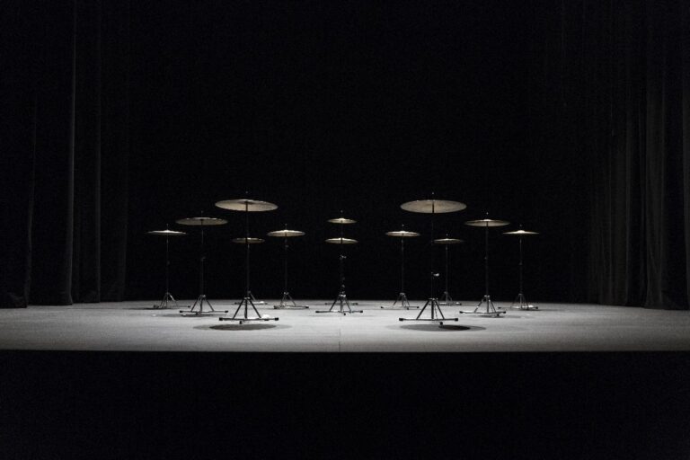 Ryoji Ikeda + Eklekto, Music for percussion. Photo Raphaelle Müller