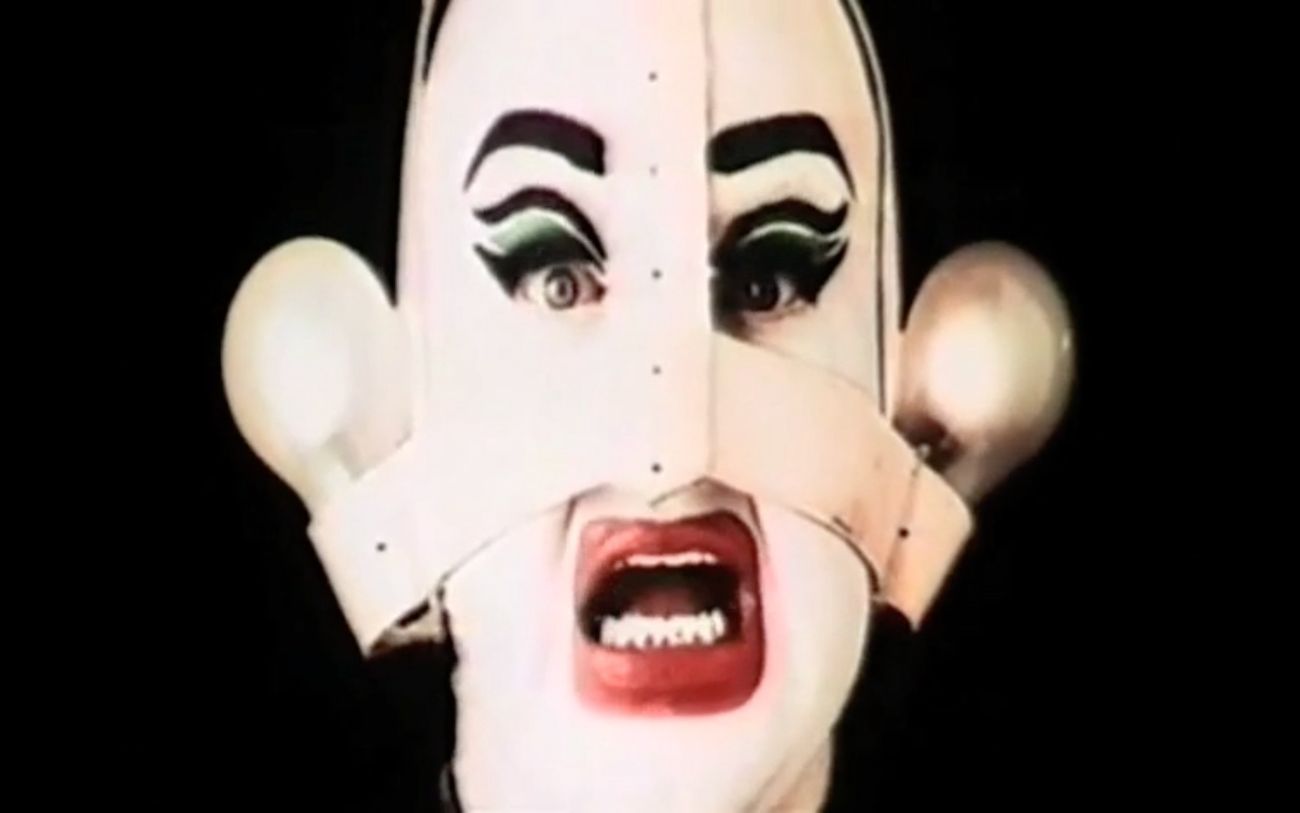 Still dal video Leigh Bowery Re Loaded realizzato da Female Trouble Productions