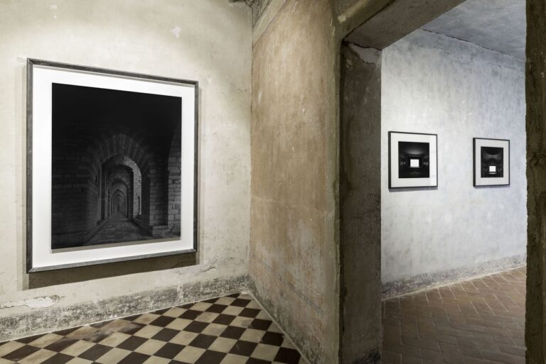 The First Encounter Italy through eyes of Hiroshi Sugimoto and Tenshō Embassy. Exhibition view at Galleria Continua, San Gimignano 2018. Courtesy Galleria Continua. Photo Ela Bialkowska, OKNO Studio