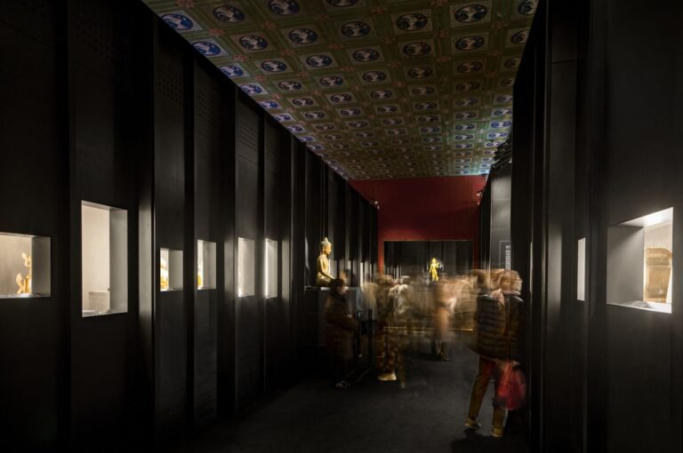 The Light of Buddha. Installation view at The Palace Museum, Beijing 2018