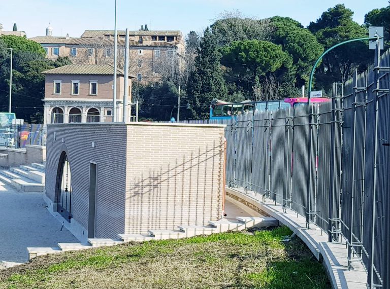 Nuovo sfregio a Roma: la brutta biglietteria del Circo Massimo