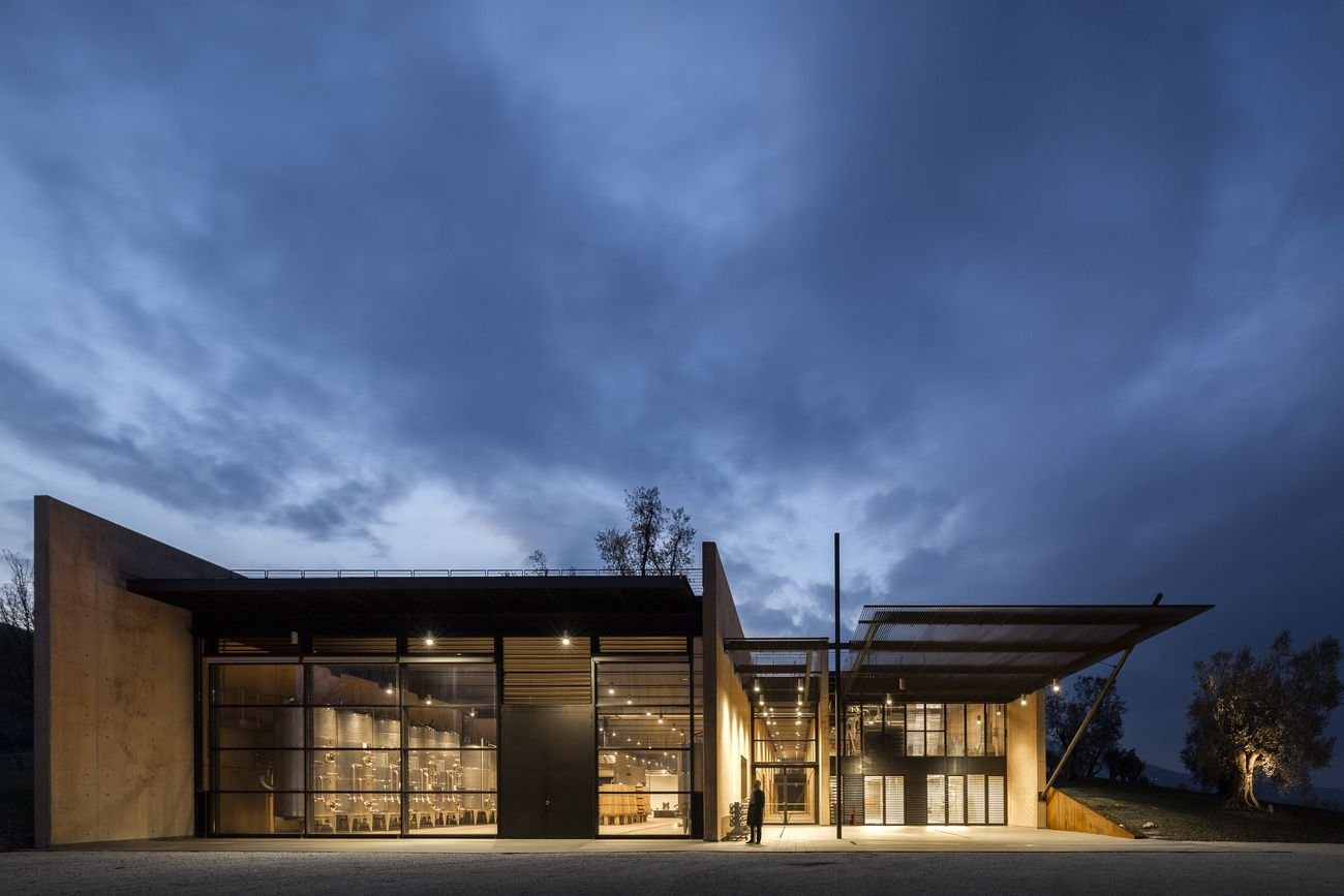 Alvisi Kirimoto, Cantina Bulgari a Podernuovo, San Casciano dei Bagni. Photo © Fernando Guerra, FG+SG