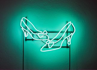 Cristiano Tassinari, Shoes, Neon, 2018