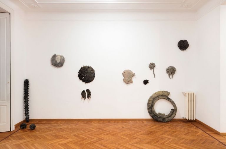 Federico Tosi. Goodbye bye bye. Installation view at Galleria Monica de Cardenas, Milano 2019. Courtesy Monica De Cardenas, Milano. Photo Andrea Rossetti