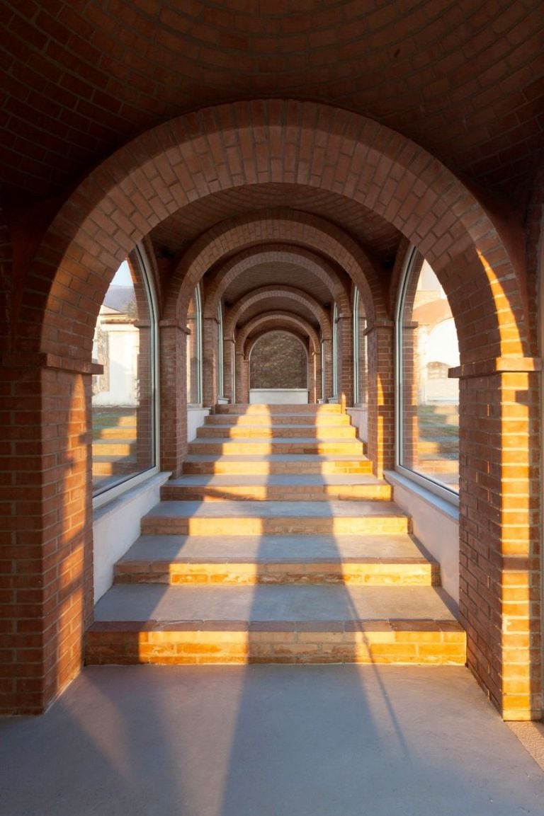 Fabrizio Carola, Polo scolastico, scuola materna, biblioteca, auditorium, S Potito Sannitico, Italia, 2015. Credits Federico Verderosa