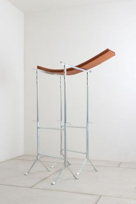 Giovanni Termini, L’equilibrio dell’incongruo, 2018. Courtesy Galleria Vannucci, Pistoia. Photo Nicola Alberto Sereni