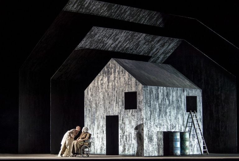 György Kurtág, Fin de Partie. Regia Marcus Stenz. Teatro alla Scala, Milano 2018. Photo Ruth Walz