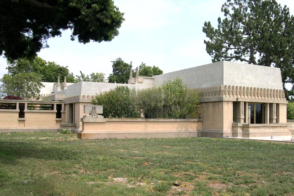 Hollyhock House, photo by Sfoskett, fonte Wikipedia