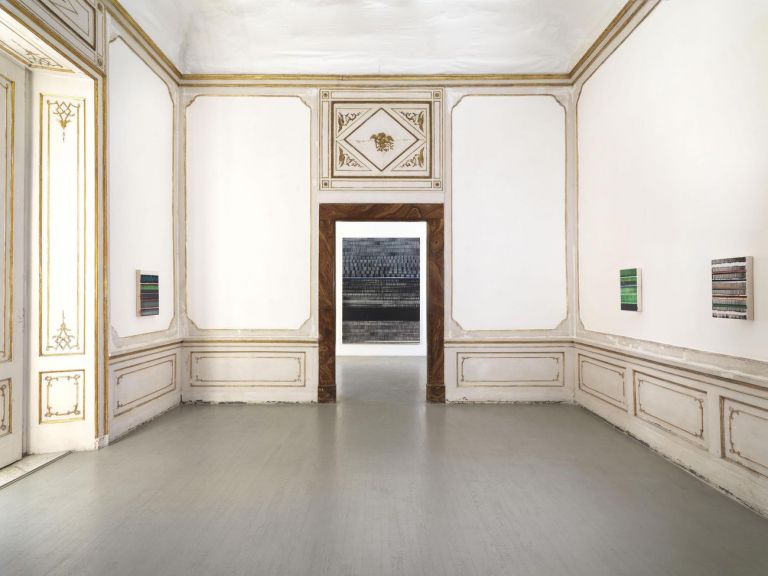 Juan Uslé. Pedramala. Installation view at Galleria Alfonso Artiaco, Napoli 2018. Courtesy Galleria Alfonso Artiaco, Napoli. Photo credit Luciano Romano