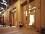 La Strada Novissima. Installation view con le facciate di Gordon Smith, GRAU, Tigerman e Purini. Biennale di Venezia, 1980. Courtesy Paolo Portoghesi