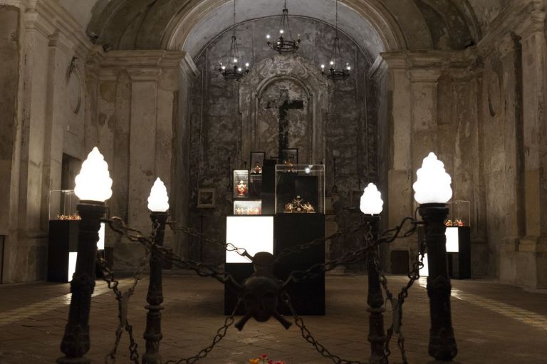 Le anime pezzentelle, datate intorno alla metà dell’Ottocento. Chiesa Santa Maria delle Anime del Purgatorio ad Arco, Napoli. Photo Giuliana Colamino